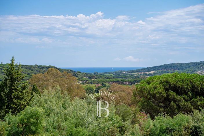 Image No.4-6 Bed House for sale