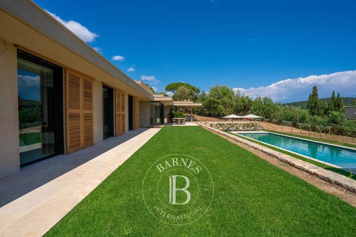 Image No.5-6 Bed House for sale