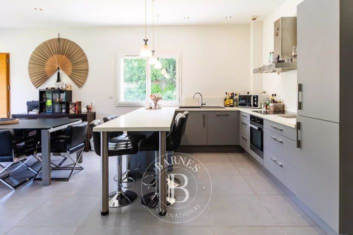 Image No.14-House for sale