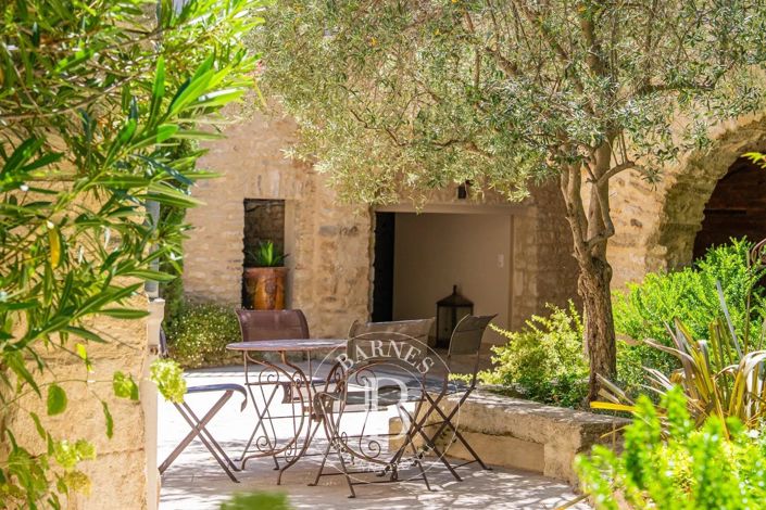 Image No.6-6 Bed House for sale