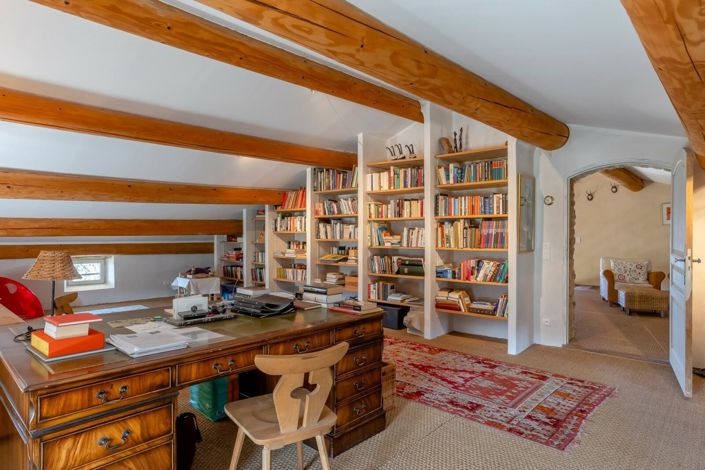 Image No.13-6 Bed House for sale