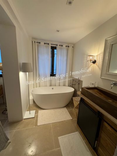 Image No.11-3 Bed Apartment for sale