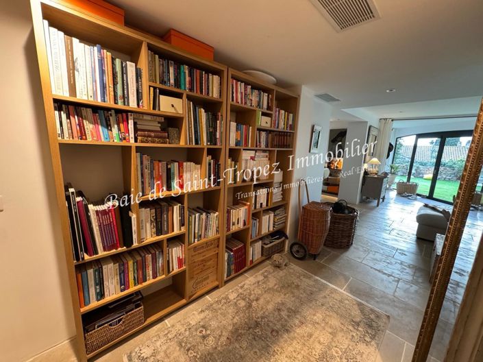 Image No.17-3 Bed Apartment for sale