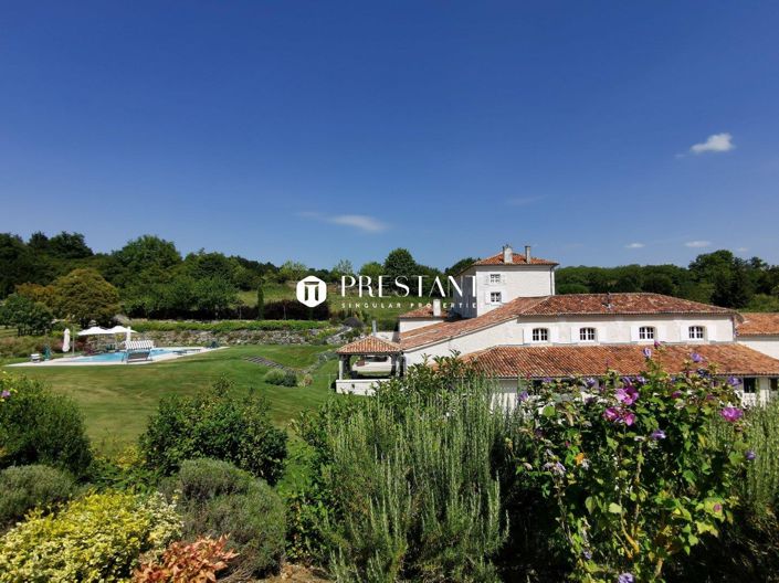 Image No.13-12 Bed Property for sale