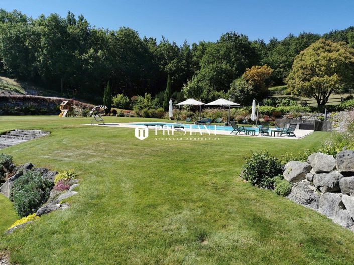 Image No.6-12 Bed Property for sale