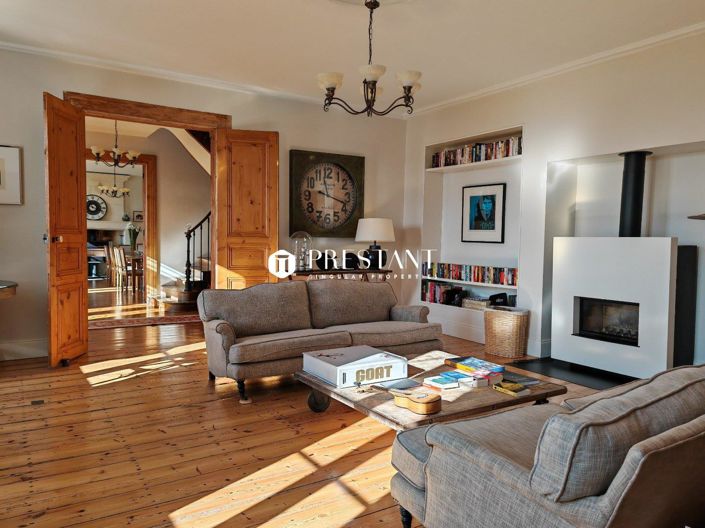 Image No.8-12 Bed Property for sale