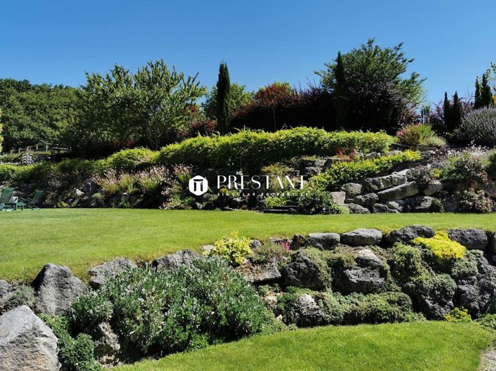 Image No.9-12 Bed Property for sale