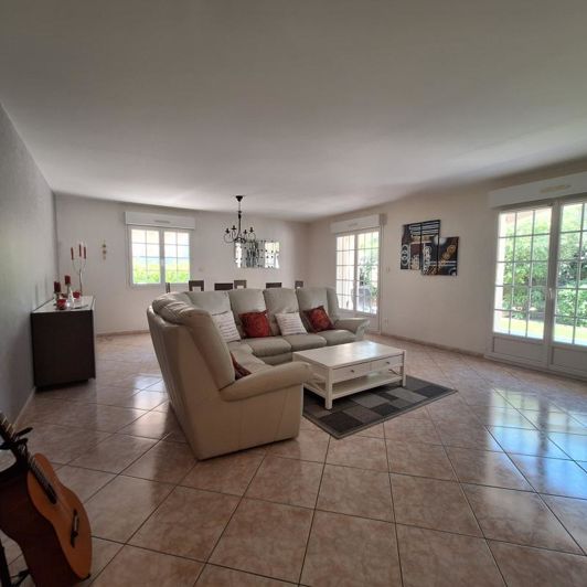 Image No.2-7 Bed House for sale