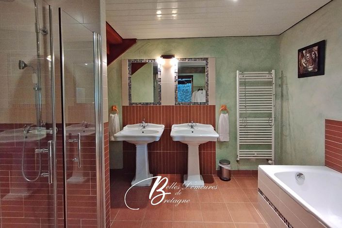 Image No.17-8 Bed House for sale