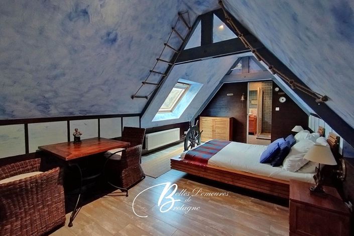 Image No.5-8 Bed House for sale