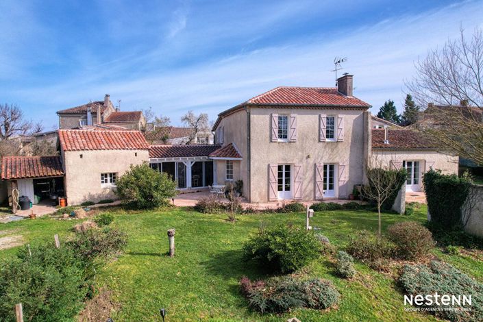 Image No.1-4 Bed House for sale