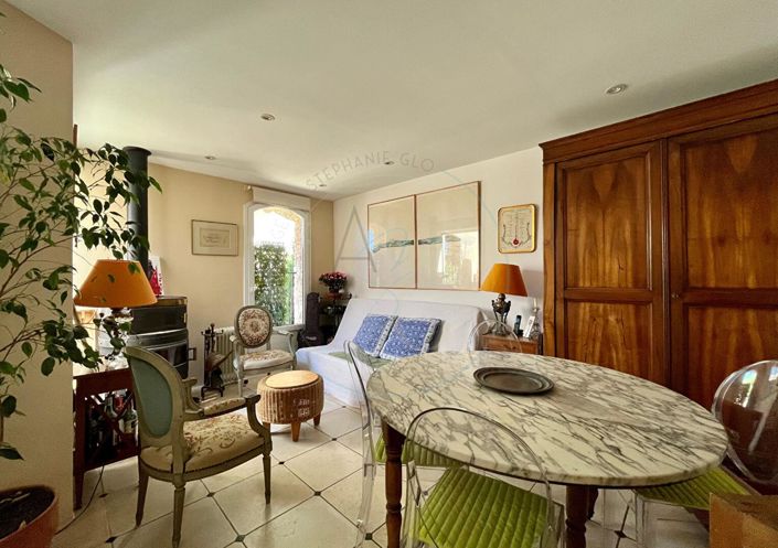 Image No.11-2 Bed House for sale