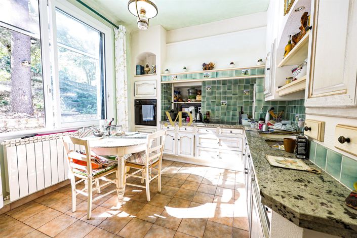 Image No.14-6 Bed House for sale