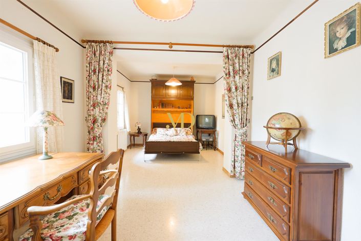 Image No.37-6 Bed House for sale