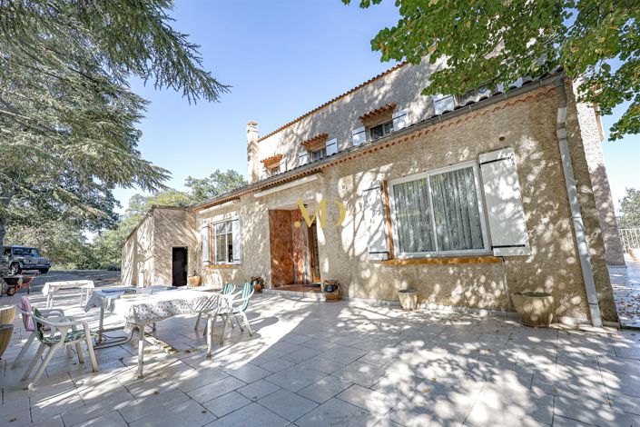 Image No.8-6 Bed House for sale