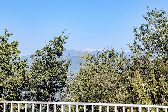 Image No.9-6 Bed House for sale