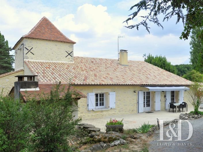Image No.1-4 Bed House for sale