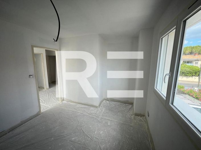 Image No.4-4 Bed Property for sale