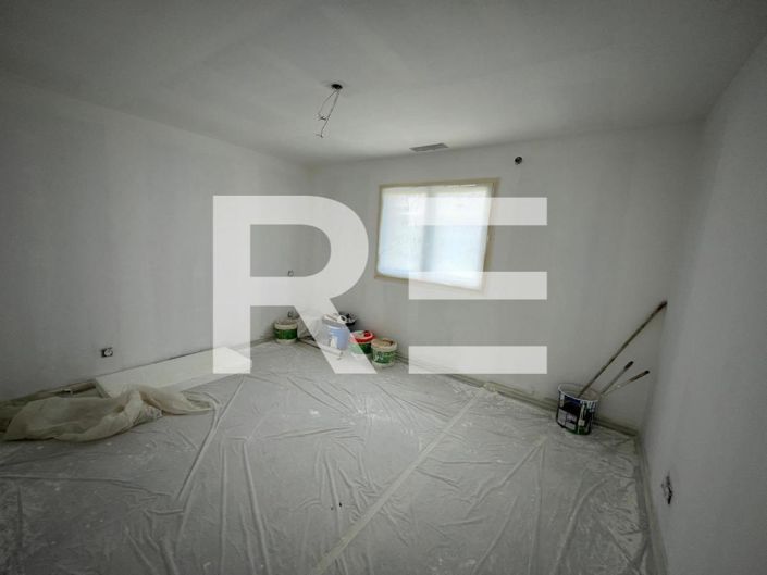 Image No.6-4 Bed Property for sale