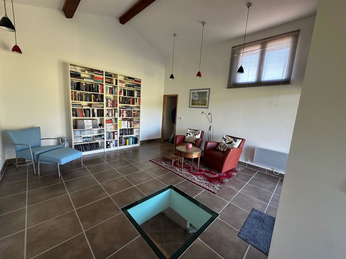 Image No.25-4 Bed House for sale