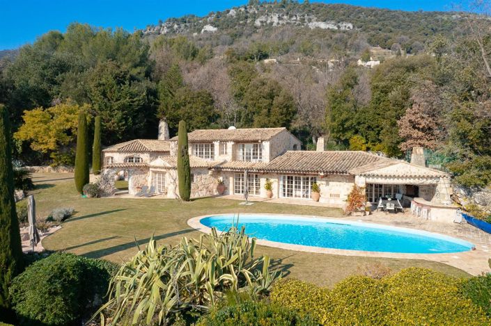 Image No.1-6 Bed Property for sale