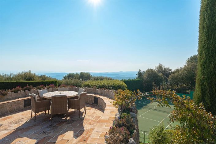 Image No.5-6 Bed Property for sale