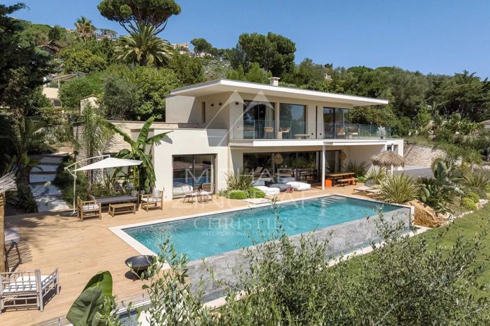 Image No.1-4 Bed House for sale