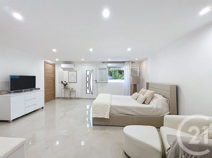 Image No.10-3 Bed House for sale