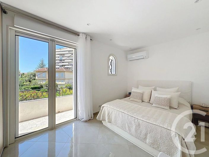 Image No.14-3 Bed House for sale