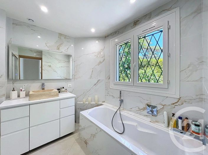 Image No.16-3 Bed House for sale