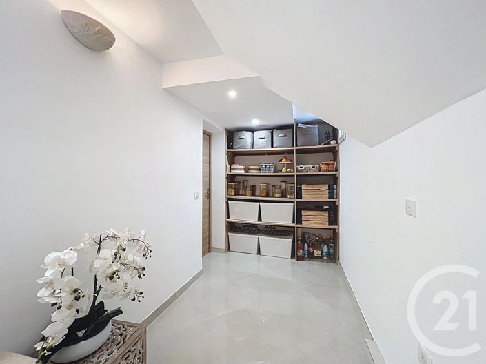 Image No.18-3 Bed House for sale