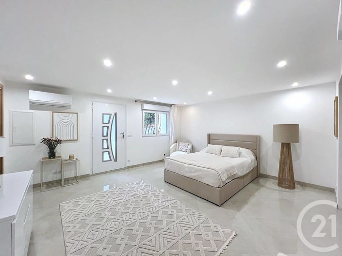 Image No.26-3 Bed House for sale