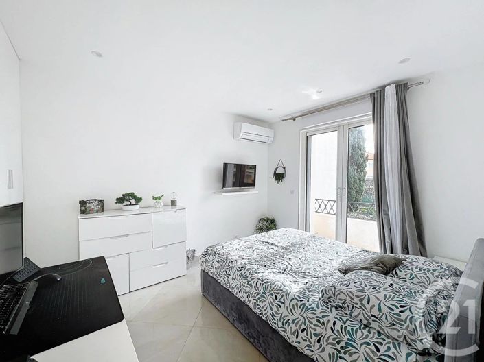 Image No.31-3 Bed House for sale