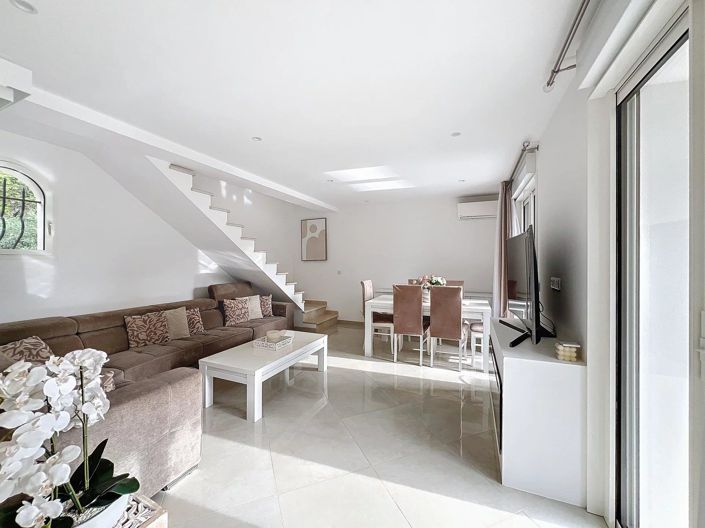 Image No.41-3 Bed House for sale