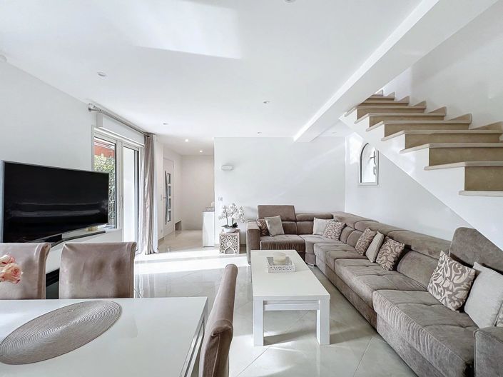 Image No.42-3 Bed House for sale