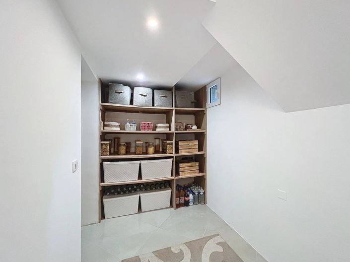 Image No.54-3 Bed House for sale