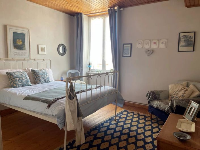 Image No.10-3 Bed House for sale