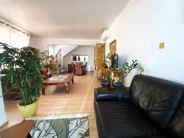 Image No.3-3 Bed House for sale