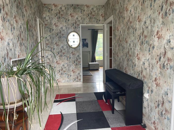 Image No.2-4 Bed House for sale