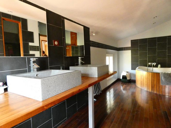 Image No.9-2 Bed House for sale