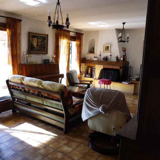 Image No.9-4 Bed House for sale