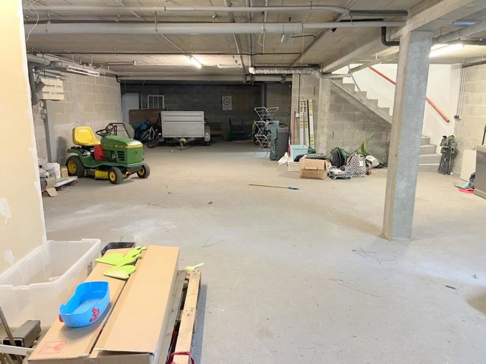 Image No.20-4 Bed House for sale