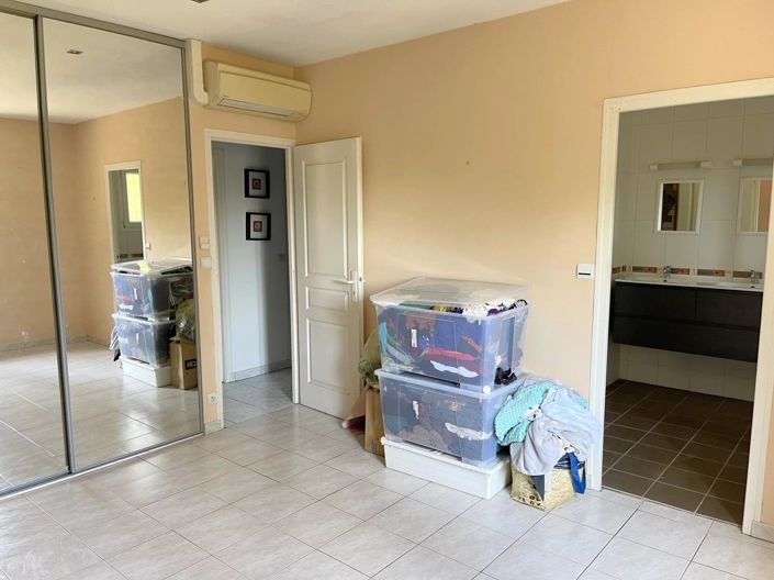 Image No.26-4 Bed House for sale