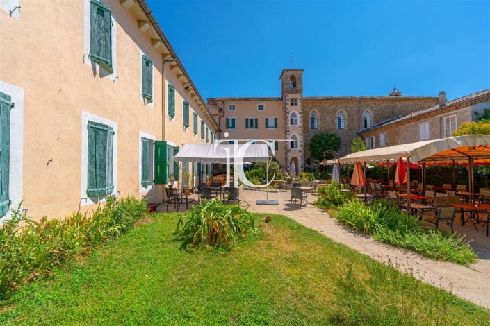 Image No.1-35 Bed House for sale