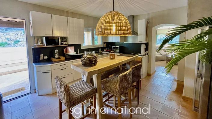 Image No.13-5 Bed House for sale