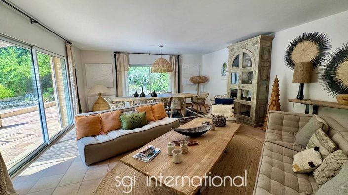 Image No.5-5 Bed House for sale