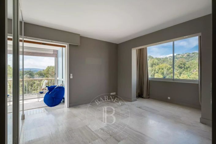 Image No.10-4 Bed Apartment for sale