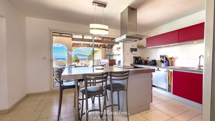 Image No.6-5 Bed House for sale