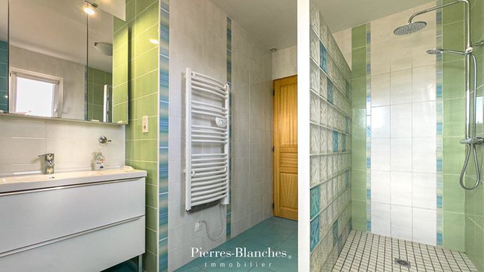 Image No.8-5 Bed House for sale