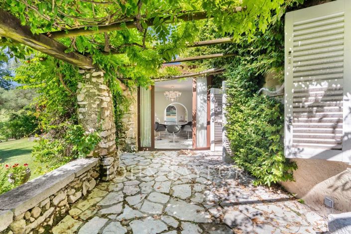 Image No.16-8 Bed House for sale